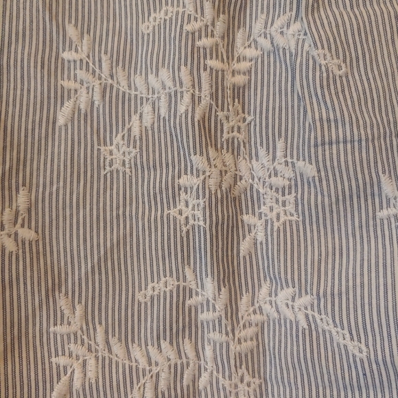 NWT Crown And Ivy Icon Peasant Top Blue White Embroidered Striped SZ Small $50 - Picture 5 of 10